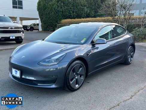 Used 2023 Tesla Model 3 Standard Range image 3