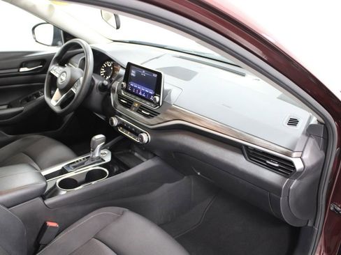 Used 2024 Nissan Altima 2.5 SV image 26