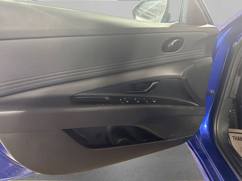 Used 2025 Hyundai Elantra Sport image 23