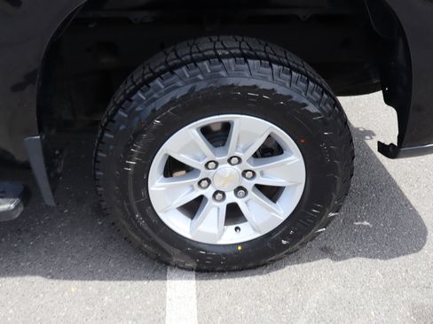 Used 2022 Chevrolet Silverado 1500 LT image 39