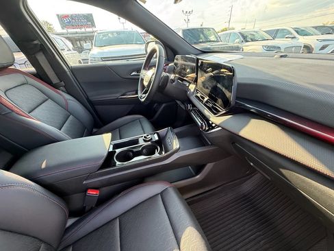 Used 2026 Chevrolet Equinox RS w/ Safety and Technology Package FWD image 25