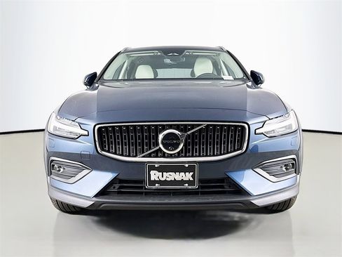 New 2026 Volvo V60 B5 Cross Country Plus w/ Climate Package image 2