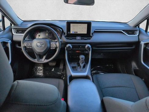 Used 2025 Toyota RAV4 XLE FWD image 18