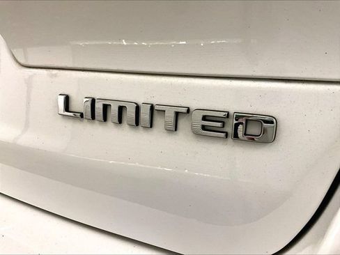 Used 2021 Jeep Grand Cherokee L Limited AWD/4WD image 13