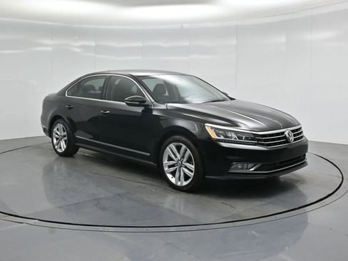 Used 2016 Volkswagen Passat 3.6 SEL Premium image 54