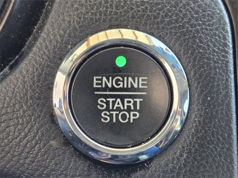 Used 2018 Ford Fusion SE w/ Equipment Group 201A image 22