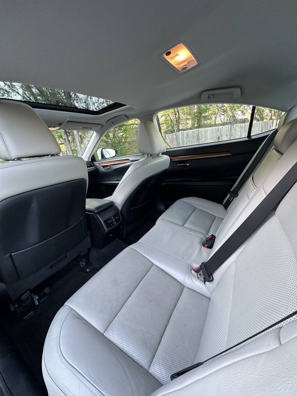 Used 2013 Lexus ES 300h w/ Luxury Pkg FWD image 15