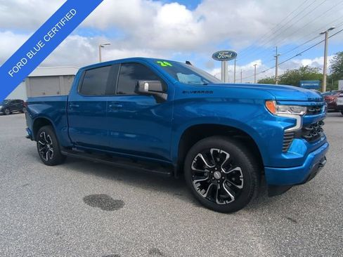 Used 2024 Chevrolet Silverado 1500 RST w/ Convenience Package II AWD/4WD image 2