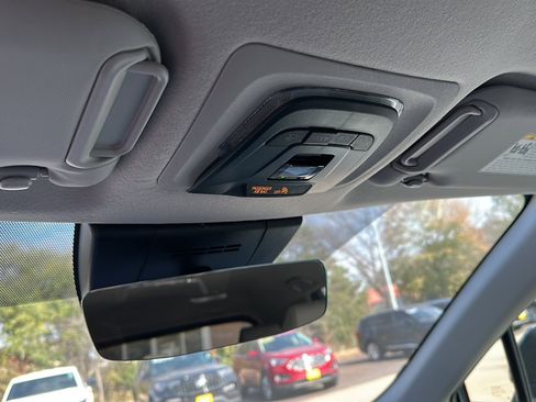 Used 2026 Toyota Corolla Cross LE image 14