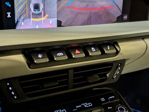 Certified 2025 Porsche 911 Carrera image 34