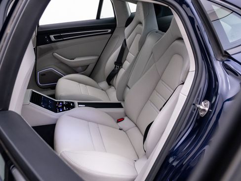 Certified 2022 Porsche Panamera GTS AWD/4WD image 16