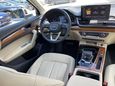 Used 2023 Audi Q5 2.0T Premium w/ Convenience Package AWD/4WD image 15
