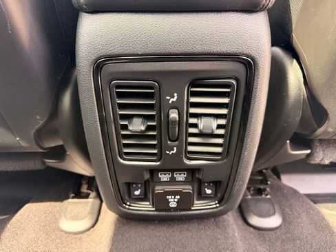 Used 2020 Jeep Grand Cherokee High Altitude AWD/4WD image 22