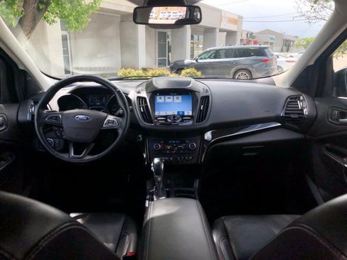 Used 2019 Ford Escape Titanium AWD/4WD image 27