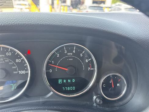 Used 2012 Jeep Wrangler Unlimited Sahara w/ Connectivity Group AWD/4WD image 28