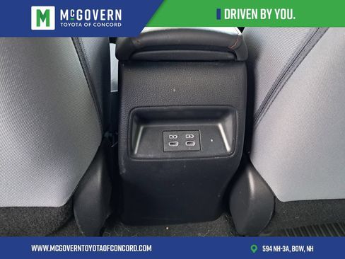 Used 2024 Toyota Corolla SE FWD image 18
