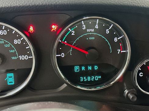 Used 2017 Jeep Wrangler Unlimited Sahara image 18