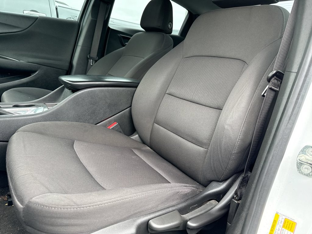 Used 2018 Chevrolet Malibu LS FWD image 9