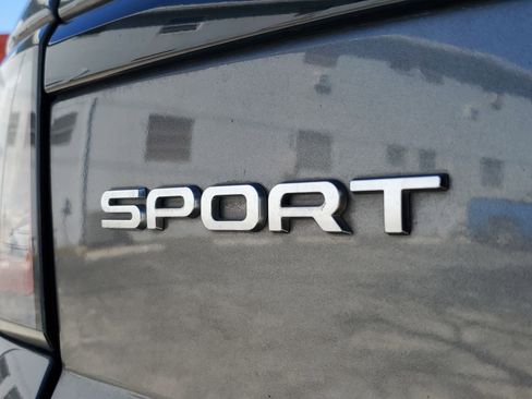 Used 2018 Land Rover Range Rover Sport SE AWD/4WD image 12