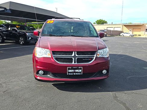Used 2020 Dodge Grand Caravan SXT FWD image 3