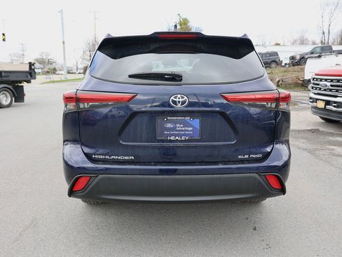 Used 2023 Toyota Highlander XLE AWD/4WD image 6