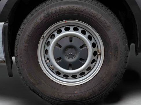 Used 2023 Mercedes-Benz Sprinter 2500 image 23