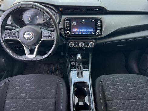 Used 2023 Nissan Kicks SV image 4
