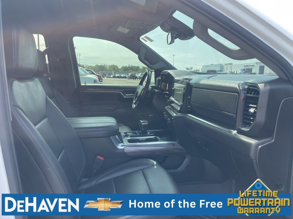 Used 2025 Chevrolet Silverado 1500 LTZ AWD/4WD image 29