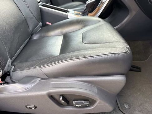 Used 2015 Volvo XC60 T6 w/ Proximity Package image 13