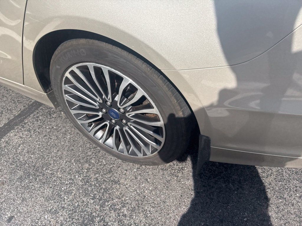 Used 2017 Ford Fusion Energi Platinum FWD image 9