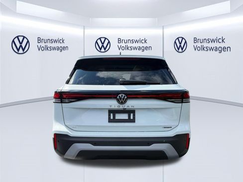 New 2026 Volkswagen Tiguan SE AWD/4WD image 5