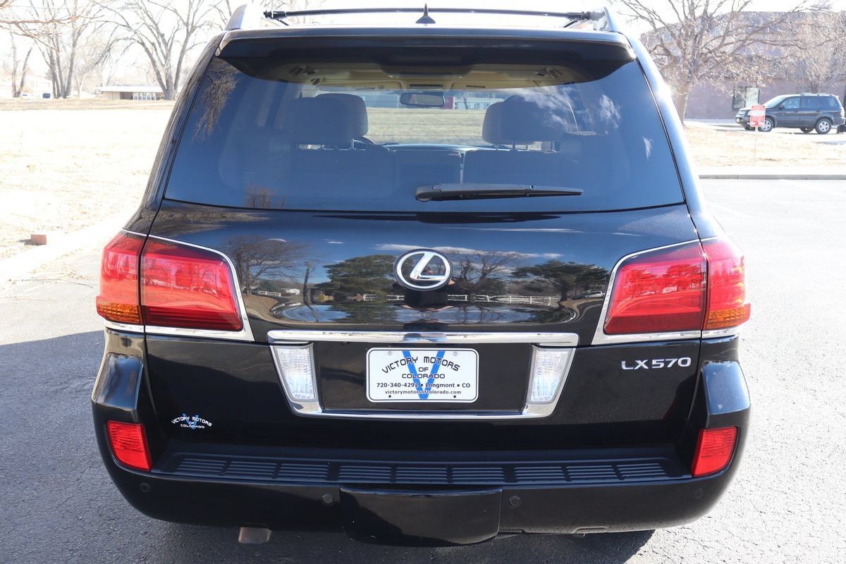 Used 2011 Lexus LX 570 4WD w/ Luxury Pkg image 6