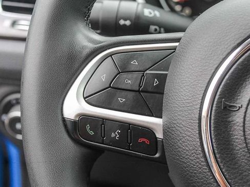 Used 2021 Jeep Compass Latitude FWD image 30