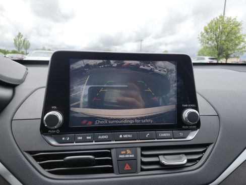 Used 2020 Nissan Altima 2.5 S FWD image 2