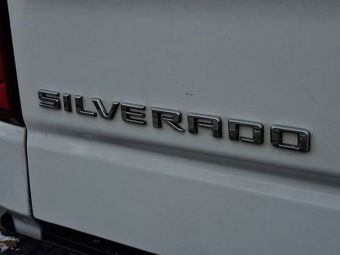 Used 2021 Chevrolet Silverado 1500 LT Trail Boss w/ Convenience Package II image 33