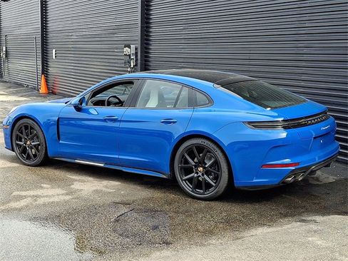 New 2026 Porsche Panamera 4 image 3