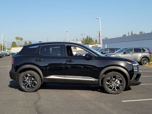 New 2026 Nissan Kicks SR image 20