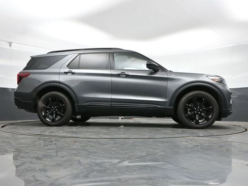 Used 2023 Ford Explorer ST-Line w/ Class IV Trailer Tow Package AWD/4WD image 42