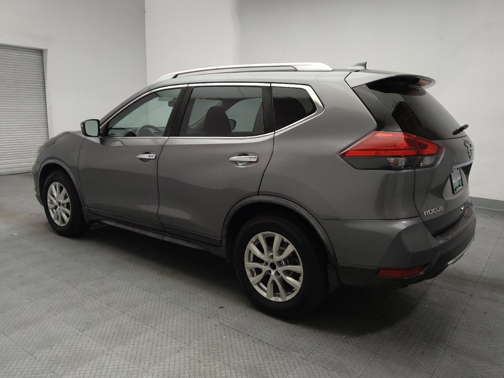 Used 2017 Nissan Rogue SV FWD image 3