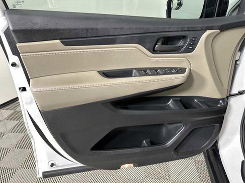 Used 2024 Honda Odyssey EX-L image 16