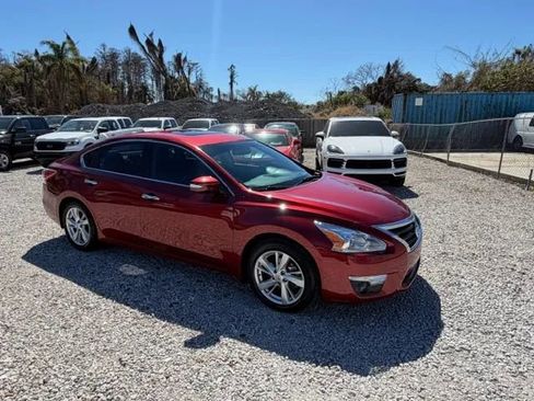 Used 2013 Nissan Altima 2.5 SV w/ 2.5SV Convenience Pkg image 4