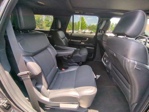 Used 2025 Ford Expedition Platinum w/ Stealth Performance Package AWD/4WD image 26