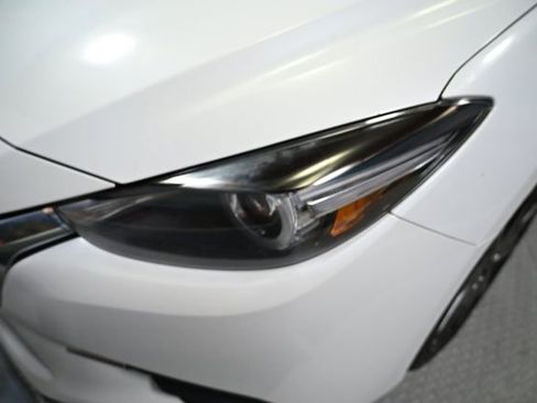 Used 2018 MAZDA MAZDA3 Grand Touring w/ Premium Equipment Package image 13