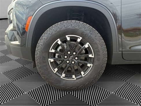 New 2026 Chevrolet Traverse Z71 w/ Enhanced Driving Package image 9