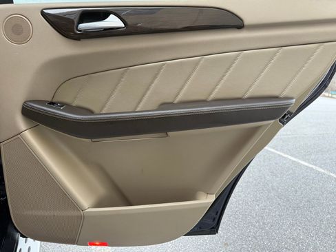 Used 2016 Mercedes-Benz GL 450 4MATIC image 46