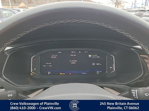 Certified 2022 Volkswagen Taos SEL image 4