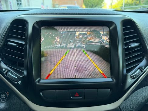 Used 2014 Jeep Cherokee Limited AWD/4WD image 46
