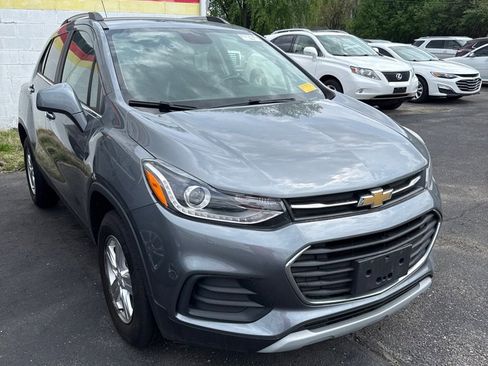 Used 2019 Chevrolet Trax LT w/ LT Convenience Package image 1