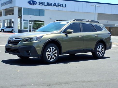 Used 2021 Subaru Outback Premium AWD/4WD image 3
