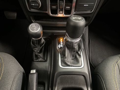 Used 2025 Jeep Wrangler Sport S AWD/4WD image 26